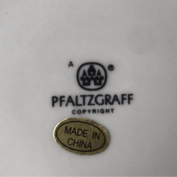 Set Of 2 Pfaltzgraff “Snow Village” Cups And Saucers 10 1/2 Oz. - Picture 8 of 11